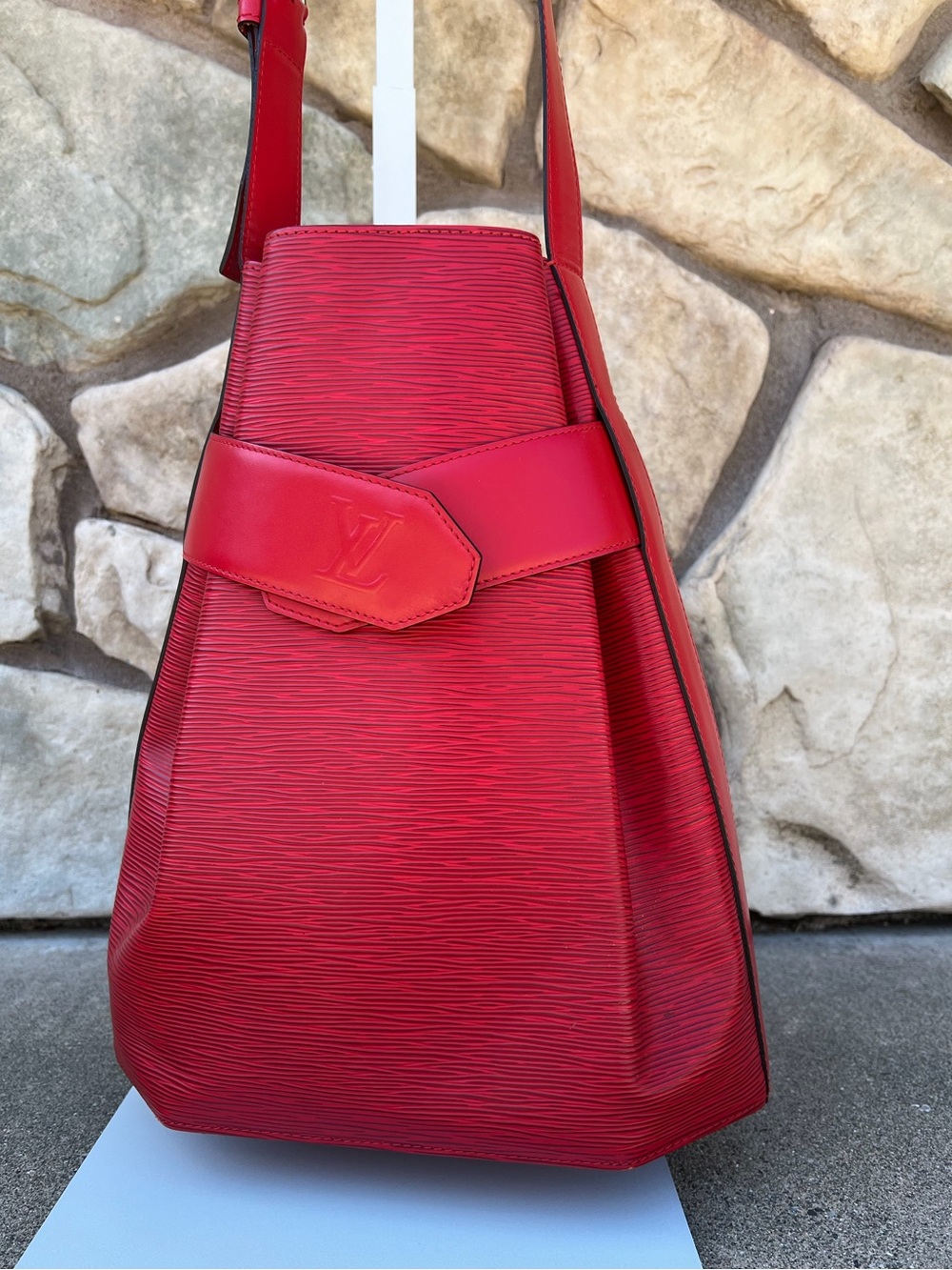 ❤️Louis Vuitton Sac d’Epaule Red Epi Leather Bucket Bag Great Condition